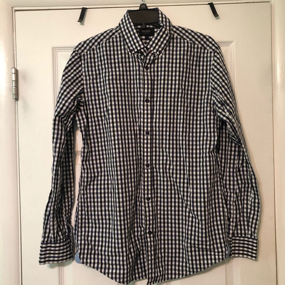 Men’s navy and white checked button down shirt